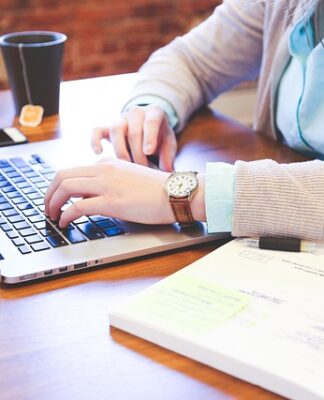 Kto zatwierdzą plan finansowy?